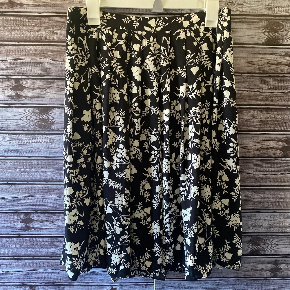 Talbots Women's Midi Skirt Size 6โ Black White Floral Side-Zipper Pleated